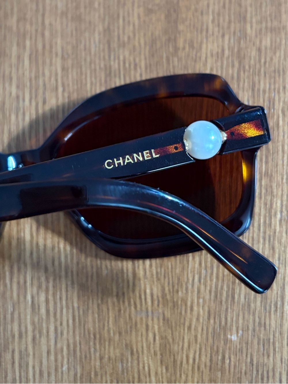 Chanel Sunglasses Tortoise Shell Frame Brown Pearl Collection 5132-H Sunglasses - Picture 10 of 16